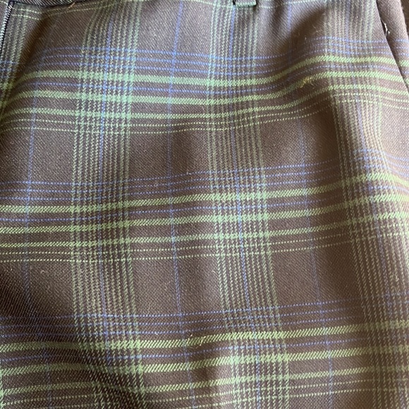 J. Crew.  Like new!  I love these!  Size 4.  Pockets - Picture 6 of 7